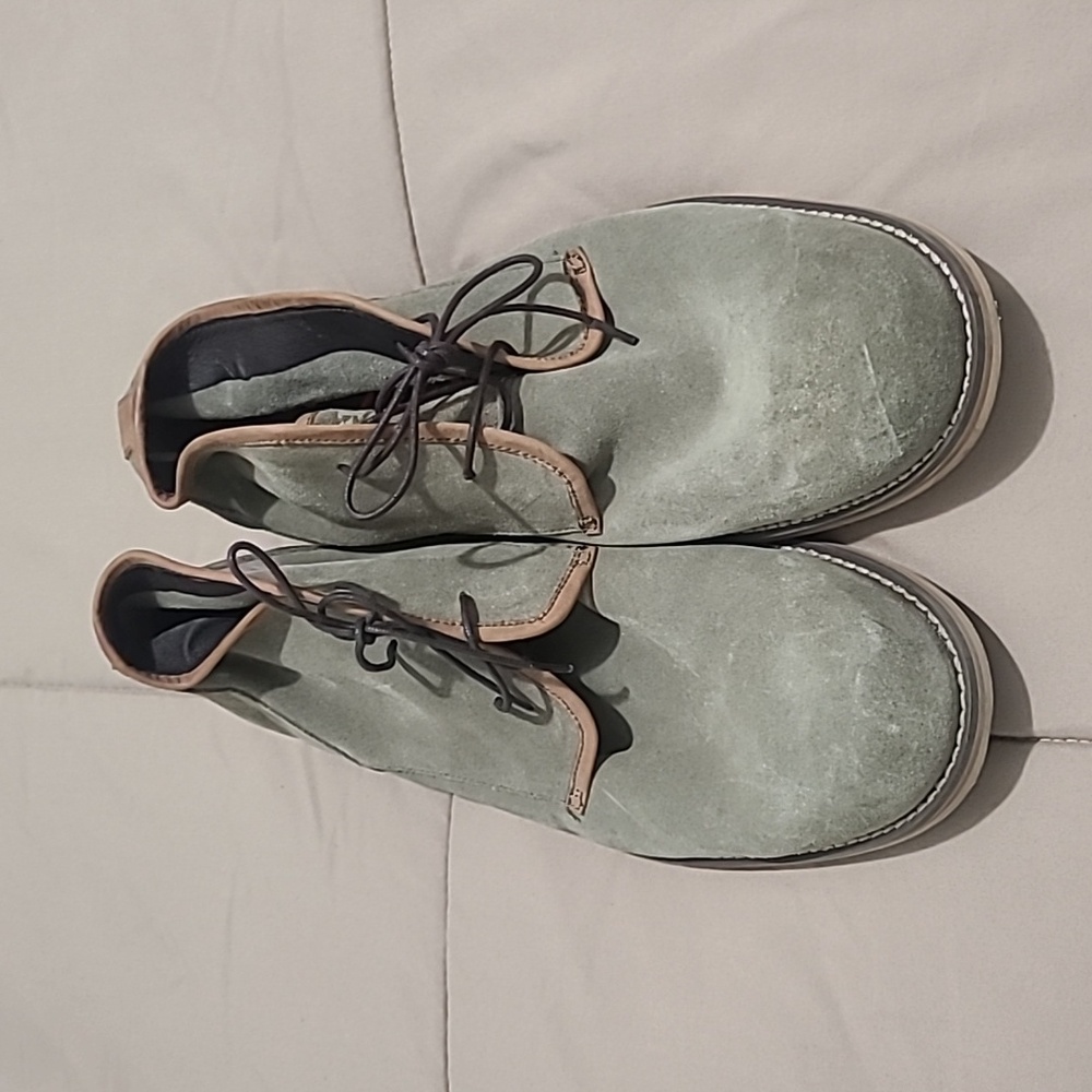 Suede High Top Shoes1